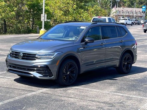 Used 2024 Volkswagen Tiguan SE R-Line image 7