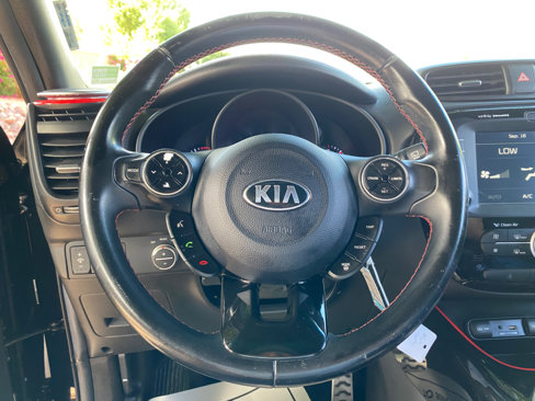 Used 2015 Kia Soul + image 42