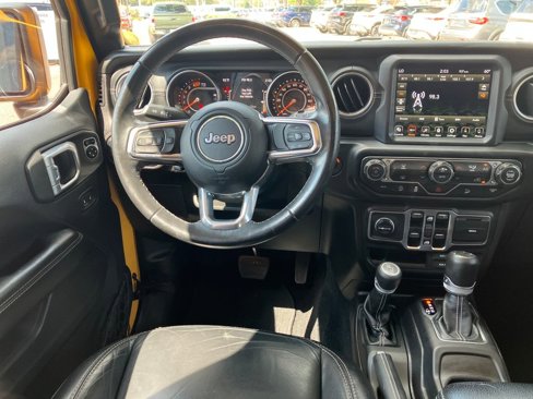 Used 2018 Jeep Wrangler Unlimited Sahara image 2