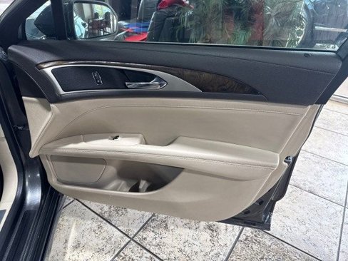 Used 2017 Lincoln MKZ Reserve w/ Technology Package image 28
