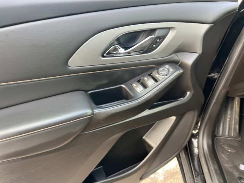 Used 2021 Chevrolet Traverse LS image 13