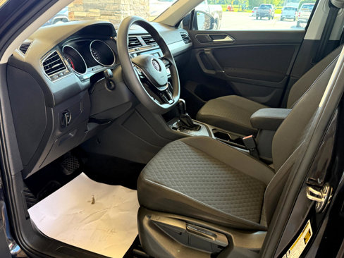 Used 2018 Volkswagen Tiguan S image 9