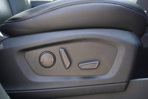 Used 2021 Ford Explorer XLT image 31