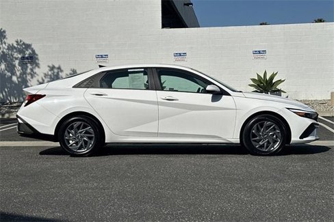 Certified 2024 Hyundai Elantra SEL image 3