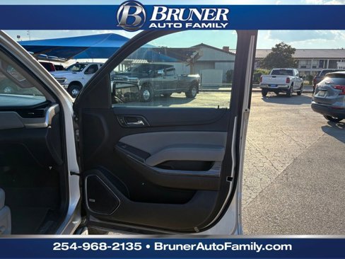 Used 2018 Chevrolet Suburban LT image 18