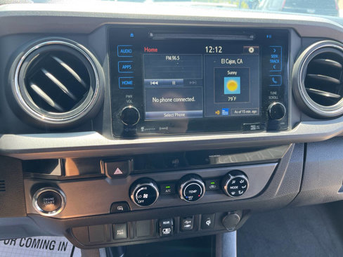 Used 2018 Toyota Tacoma TRD Off-Road image 33