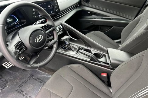 Used 2025 Hyundai Elantra Sport w/ Cargo Package image 10