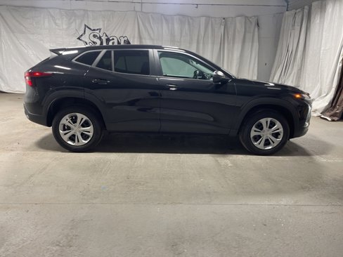 Used 2024 Chevrolet Trax LS image 8