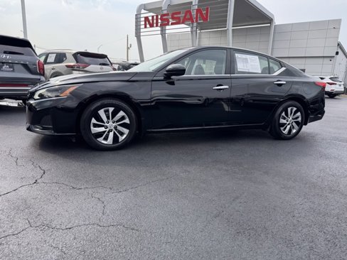 Used 2023 Nissan Altima 2.5 S image 2