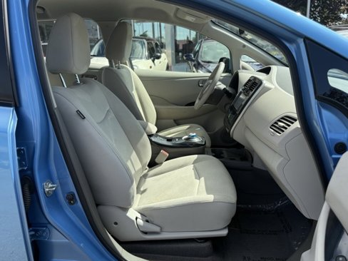 Used 2011 Nissan Leaf SL image 24