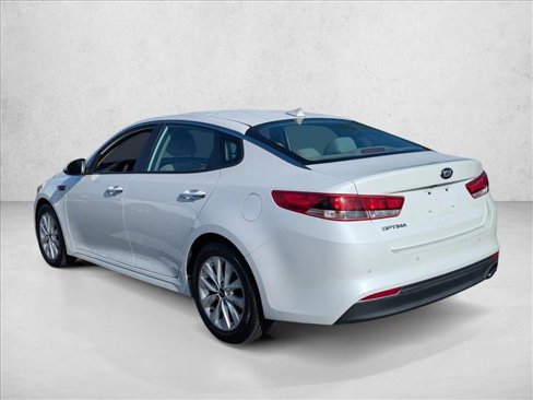 Used 2018 Kia Optima LX w/ 17" Alloy Wheels Package image 8