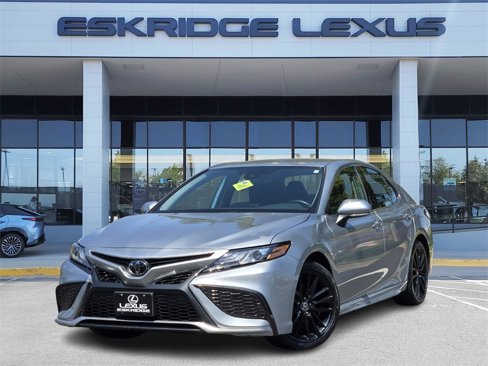 Used 2023 Toyota Camry XSE image 1
