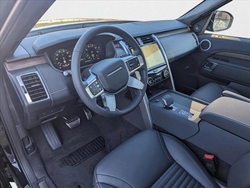 Certified 2024 Land Rover Discovery Dynamic SE image 23