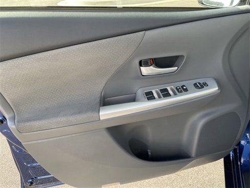 Used 2014 Toyota Prius V Three image 10