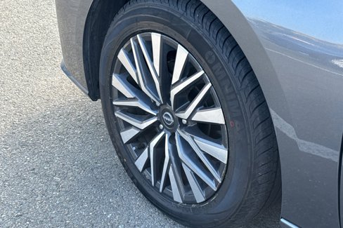 Certified 2024 Nissan Altima 2.5 SV image 7