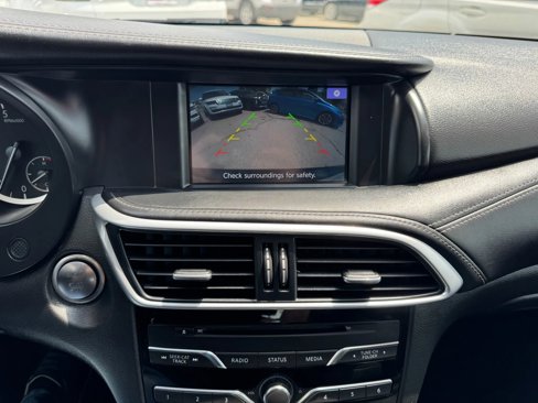 Used 2017 INFINITI QX30 image 13