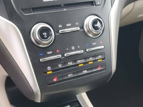 Used 2019 Lincoln MKC Select w/ Select Plus Package image 18