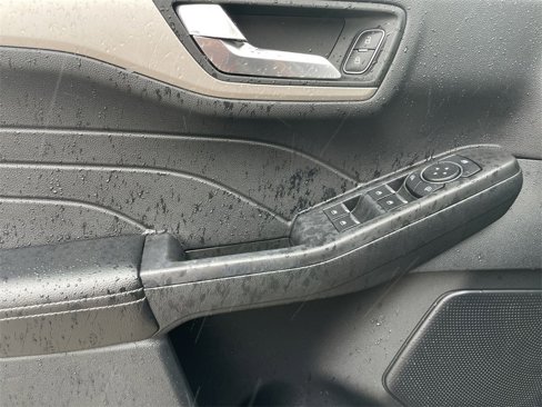 Used 2021 Ford Escape SEL image 13