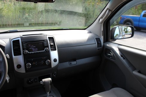 Used 2015 Nissan Frontier SV image 20