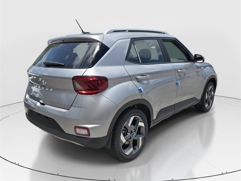 New 2025 Hyundai Venue SEL image 3