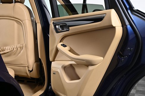 Used 2015 Porsche Macan S image 34