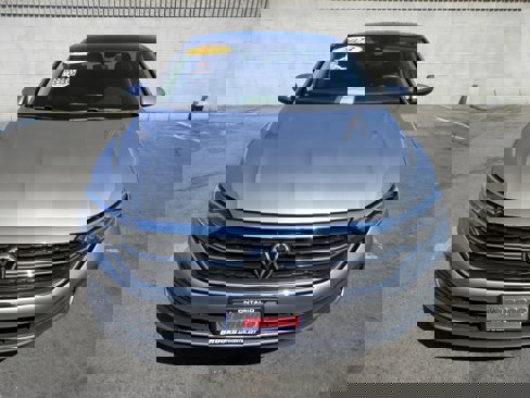 Used 2023 Volkswagen Jetta SE image 4
