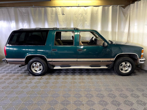 Used 1995 Chevrolet Suburban 4WD image 9