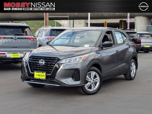 New 2025 Nissan Kicks Play S image 1