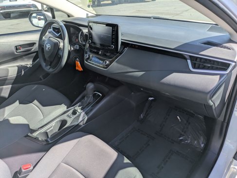 Used 2022 Toyota Corolla LE image 31
