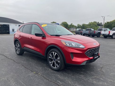 Used 2022 Ford Escape SE w/ SE Sport Appearance Package image 7