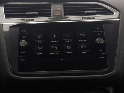 Used 2022 Volkswagen Tiguan SEL R-Line image 39