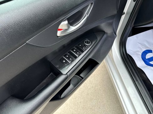 Used 2021 Kia Forte LXS image 11