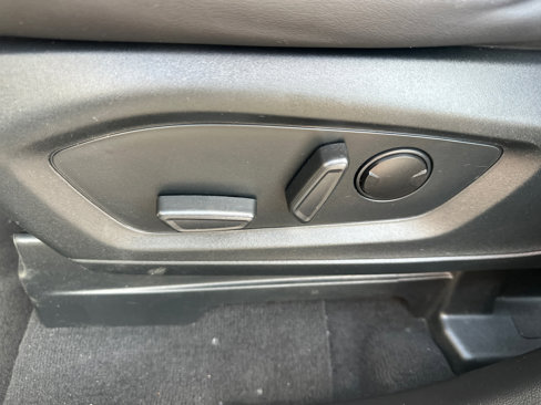 Used 2022 Ford Explorer XLT w/ Equipment Group 202A image 26