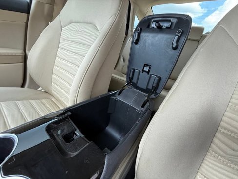 Used 2016 Ford Fusion SE image 25