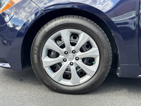 Used 2021 Toyota Corolla LE w/ Carpet Mat Package (TMS) image 6
