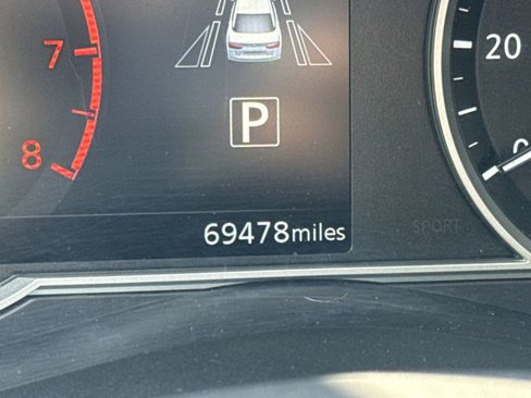 Used 2020 Nissan Versa SR image 6