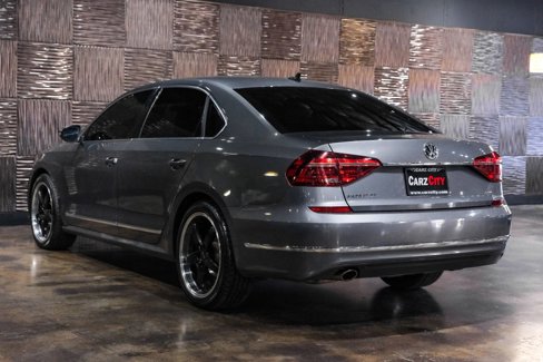 Used 2017 Volkswagen Passat 1.8T SE w/ SE Lighting Package image 12