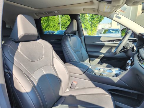Certified 2025 INFINITI QX60 Pure image 17