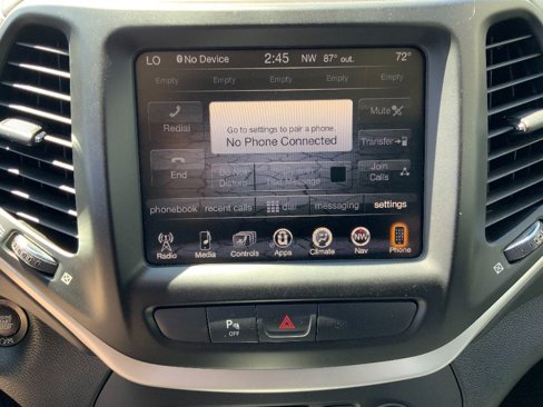 Used 2016 Jeep Cherokee Overland image 22