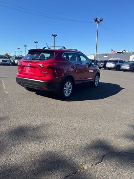 Used 2018 Nissan Rogue Sport SV image 2