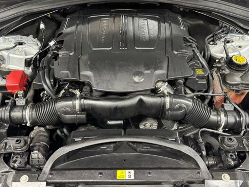 Used 2019 Jaguar F-PACE S image 34