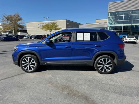 Used 2022 Volkswagen Taos SE image 3