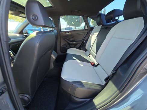 Used 2019 Volkswagen Jetta R-Line image 18