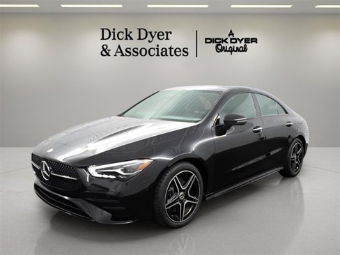 Used 2025 Mercedes-Benz CLA 250 4MATIC image 3