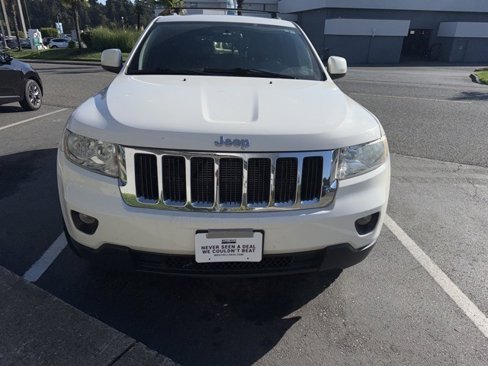 Used 2011 Jeep Grand Cherokee Laredo image 3
