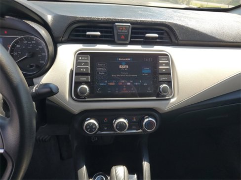 Used 2022 Nissan Versa SV image 22