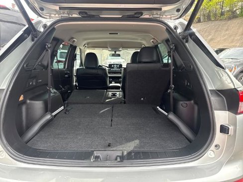 Used 2023 Mitsubishi Outlander SE image 9