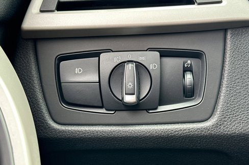 Used 2015 BMW 320i Sedan image 33