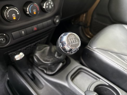 Used 2015 Jeep Wrangler Unlimited Sport image 34