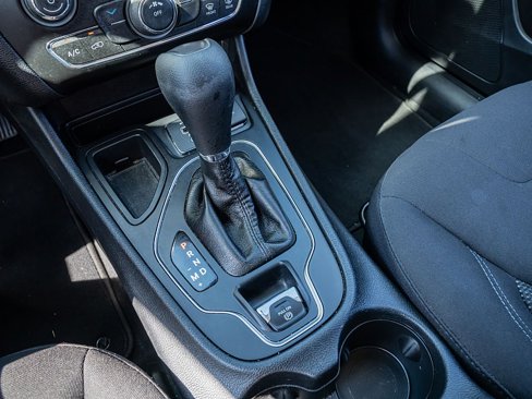 Used 2019 Jeep Cherokee Latitude w/ Popular Appearance Group image 28